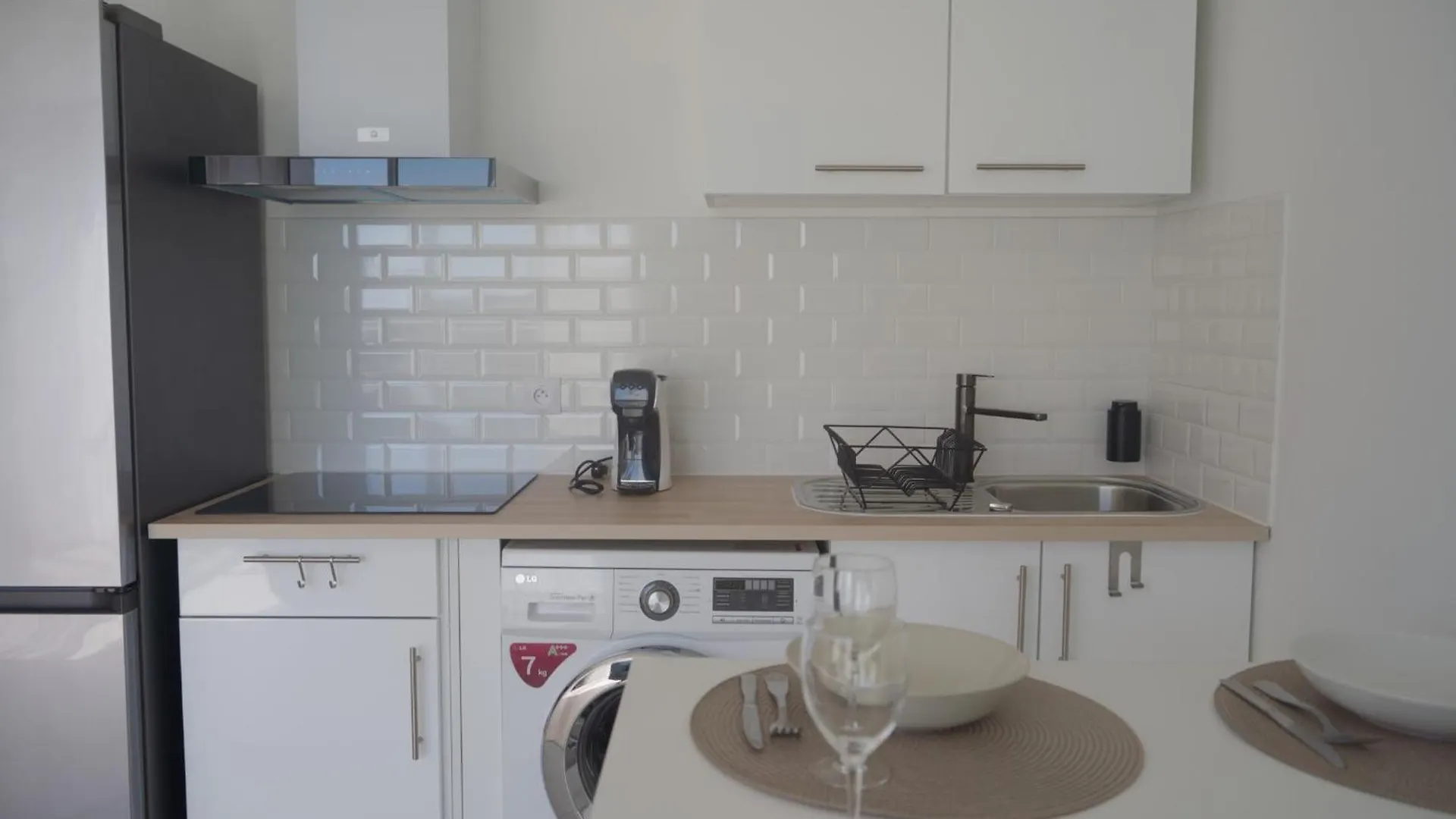 Cosy ,Lumineux Avec Parking Apartment Villeurbanne